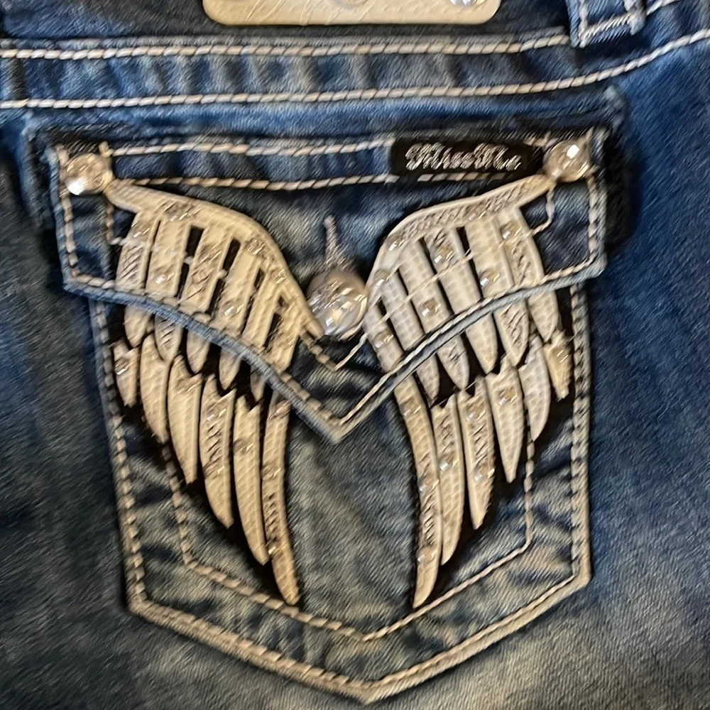 Miss Me Mid Rise Mid Shorts Size 27